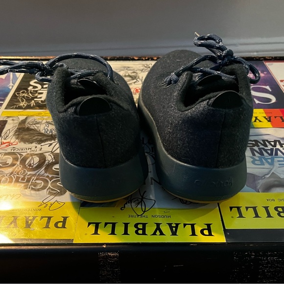 Allbirds Women’s Wool Runner Mizzles - Picture 3 of 5